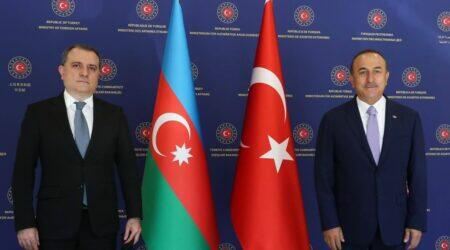 Bayramov Çavuşoğlu ilə danışdı 