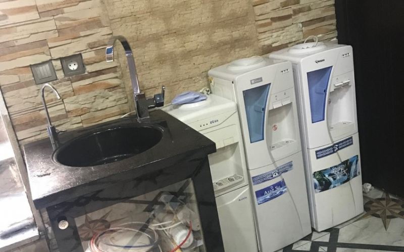 “Araz su”da içməli suyun emalı qadağan olunub, qablaşdırılmış suların satışı dayandırılıb - FOTO 
