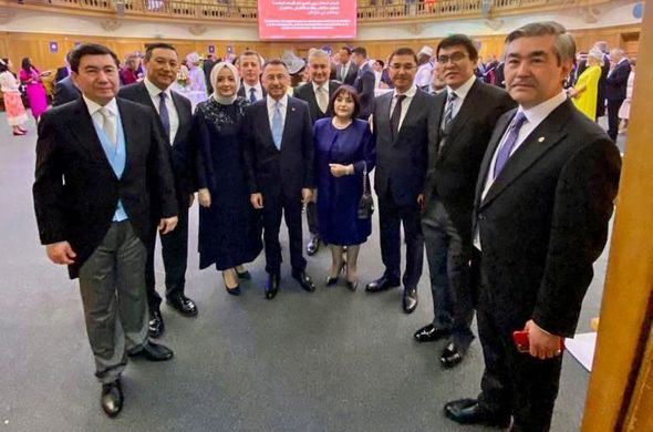 Sahibə Qafarova Kral III Çarlzın tacqoyma mərasimində iştirak edib - FOTO 