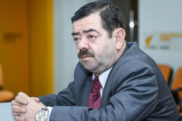 Natiq Fərzəliyev: “Mükafatı hər il eyni adamlara verirlər, qalanlar...”