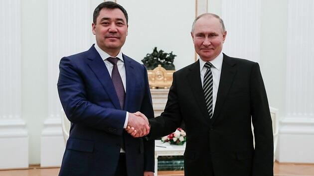 Putin Qırğızıstan prezidenti ilə görüşdü 