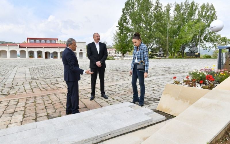 Prezident və birinci xanım Şuşada görüləcək işlərlə tanış olublar 