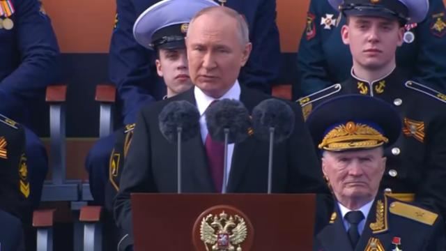 Putin: \"Qərb nasistləri kimin məğlub etdiyini unutdu\" 