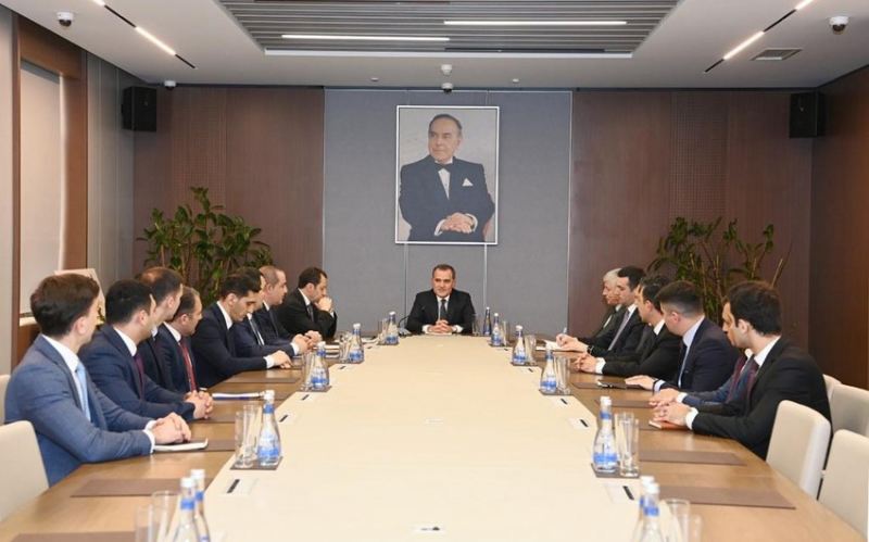 Ceyhun Bayramov Ulu Öndərin xatirə turnirində fərqlənən XİN komandasının üzvləri ilə görüşüb 