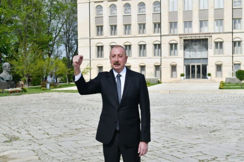 Şuşada Dəmir Yumruq küçəsinin lövhəsinin açılışı olub 