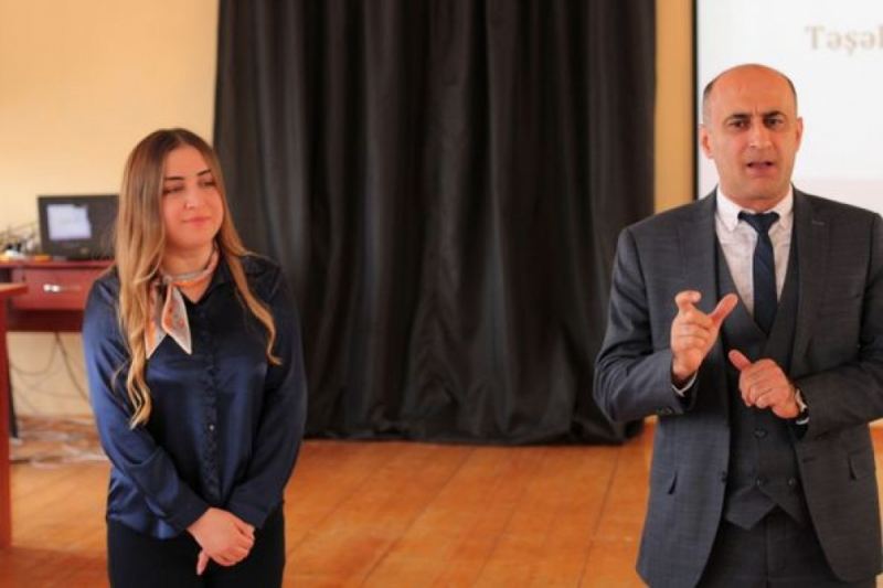 İkinci “Yüksəliş” müsabiqəsinin qalibi Nərgiz İsmayılova məktəblilərlə görüşüb 