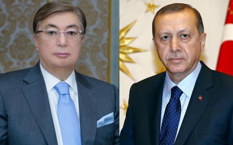Tokayev Ərdoğanı prezident seçkilərinin birinci turunda liderliyi münasibətilə təbrik edib 