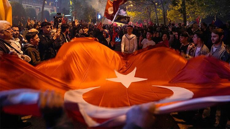 İran Türkiyəni təbrik edib - Demokratiyanın qələbəsi 