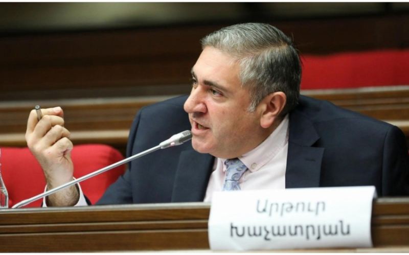 Erməni deputat: \"Rusiyadan lazımi silahları almamaq hakimiyyətin zəifliyinin göstəricisidir\" 