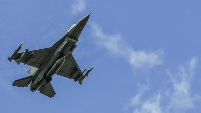 Belçika ukraynalı pilotlara \"F-16\" təlimləri verməyi planlayır 