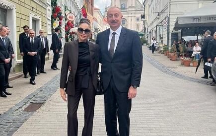 İlham Əliyev və xanımı Vilnüs Qədim şəhərini gəzdi 