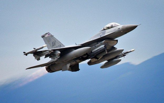 Qərbin F-16 qərarı Rusiyada \"Fırtına\" doğurdu 