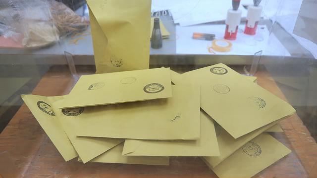 Xaricdə və gömrükdə seçicilərin sayı 1,6 milyonu ötüb 
