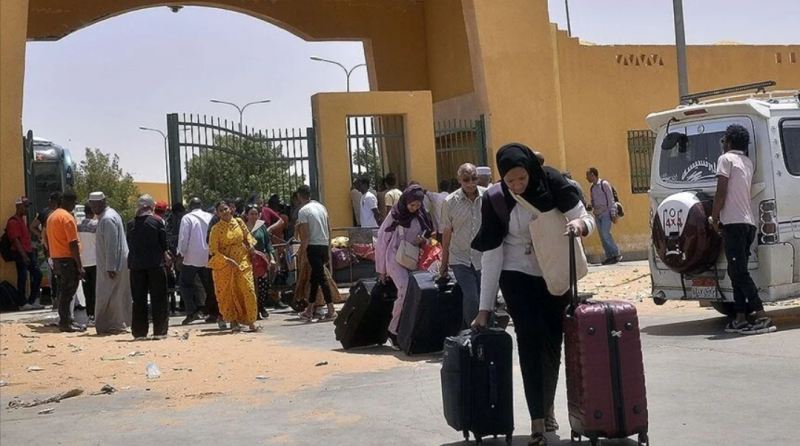 BMT: Sudandakı qarşıdurmalara görə 300 mindən çox insan ölkəni tərk edib 