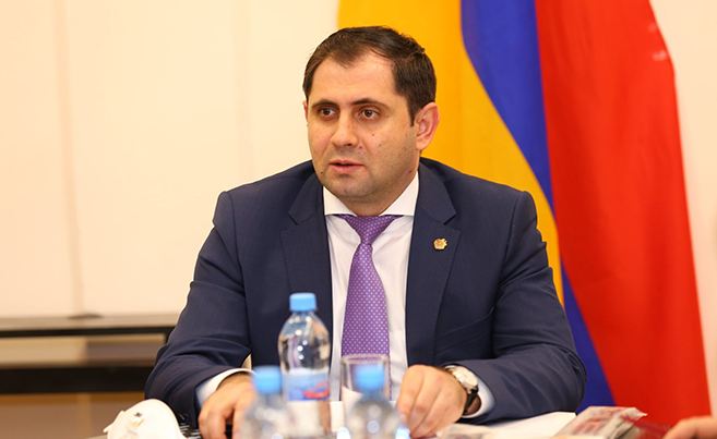 Papikyan Fransa səfiri ilə görüşdü 