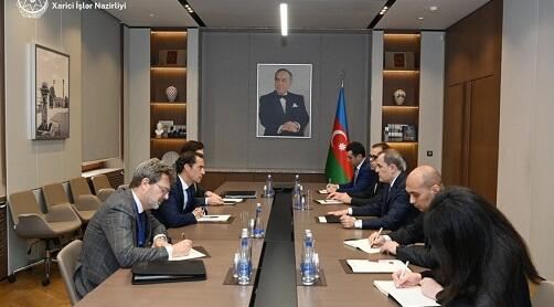 Bayramov NATO rəsmisi ilə görüşdü - Foto 