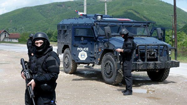 Kosovadakı serblər barrikadalar qururlar 