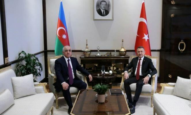 Əli Əsədov Fuad Oqtayı təbrik etdi 