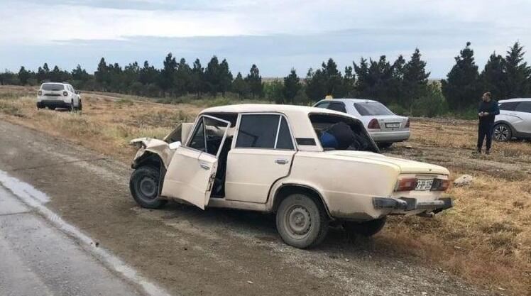 VAZ-2106 “Prado” ilə toqquşdu: xəsarət alanlar var 