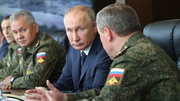 Ukraynada zərbə hədəflərini Putin şəxsən seçir - General 