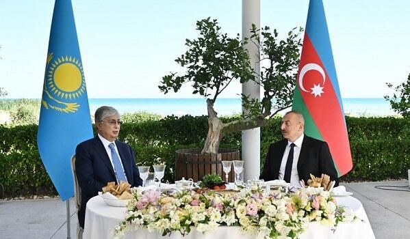 Tokayev Əliyevi və Azərbaycan xalqını təbrik etdi 