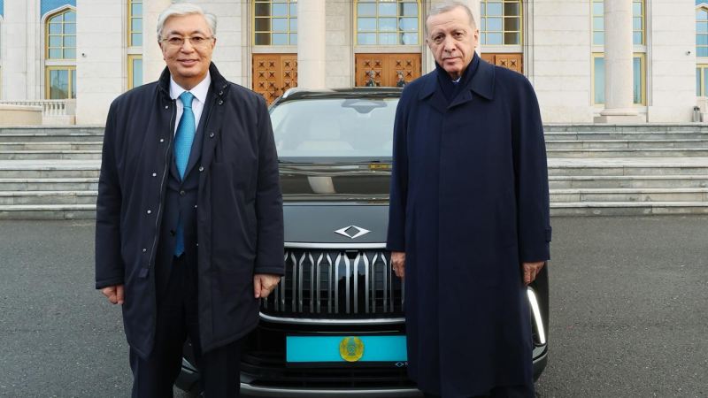Ərdoğan Tokayevə “Togg” hədiyyə etdi 