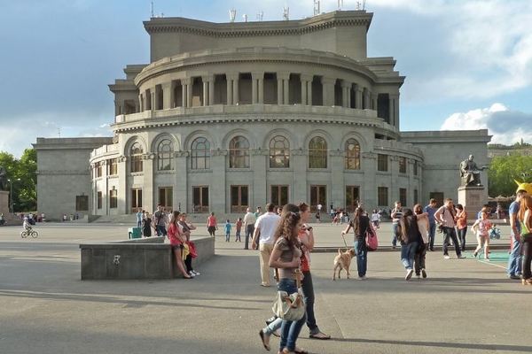 Ermənistana gedən 13 azərbaycanlı kimdir? 