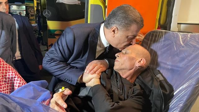 ÜST: Qəzzadan xərçəng xəstələrinin Türkiyəyə gətirilməsindən məmnunuq 