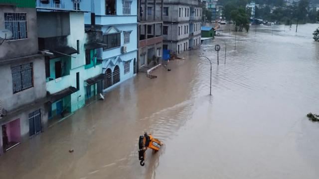 Hindistanda güclü yağışlar nəticəsində 24 nəfər ölüb 