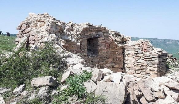 Şeyx Heydərin Xızıda məhv olan məqbərəsi - Foto 