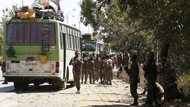 Efiopiyada avtobus dərəyə aşıb: 18 nəfər ölüb 