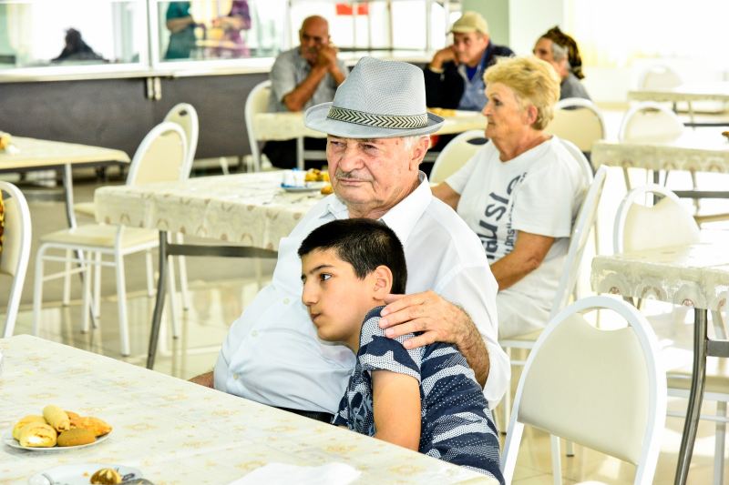 “Avrora” MMC Beynəlxalq Ahıllar günü münasibətilə maraqlı layihə həyata keçirib: Ahıllar və kimsəsiz uşaqlar bir yerdə (FOTOLAR, VİDEO)