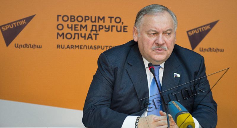 İrəvan Putinin ölkəyə girişinə qadağa qoydu - Zatulin 