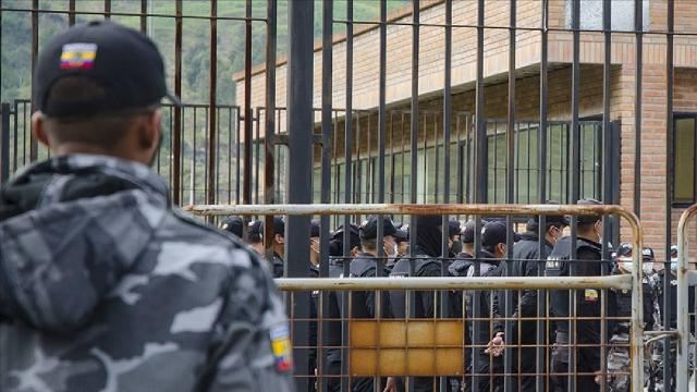 Ekvadorda 6 həbsxanada 57 mühafizəçi və 7 polis girov götürülüb 