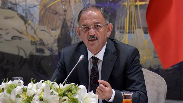 \"200 mindən çox mənzil 3 aydan sonra zərərçəkənlərə təhvil veriləcək\" - Mehmet Özhaseki