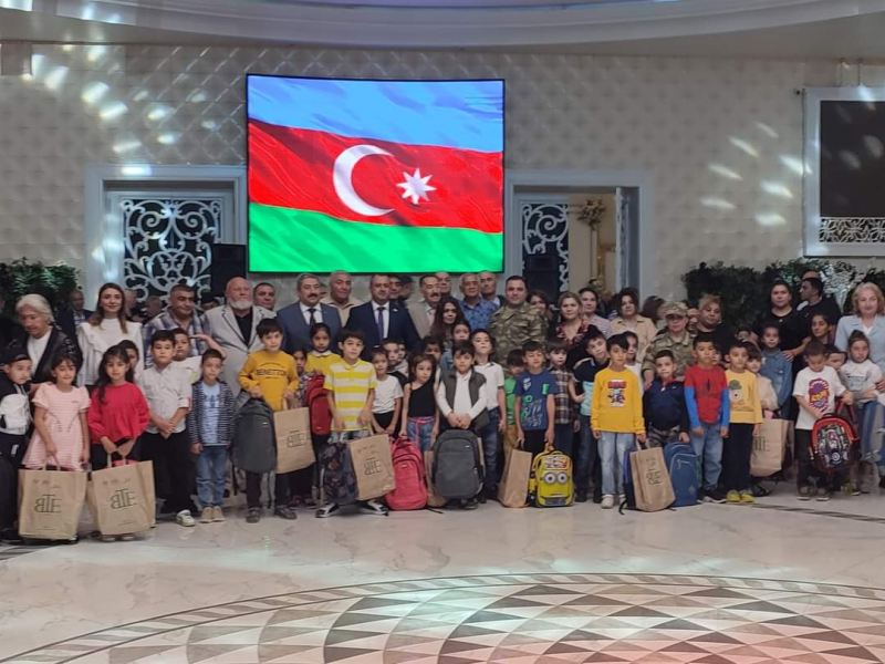 Deputat Adil Əliyev 160 şagirdi belə sevindirdi -  FOTOLAR 