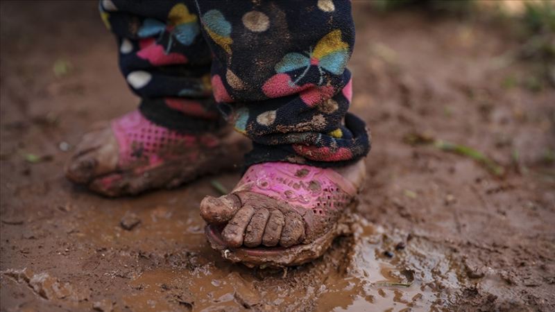 Dünyada 333 milyon uşaq dəhşətli yoxsulluq məngənəsindədir: UNICEF