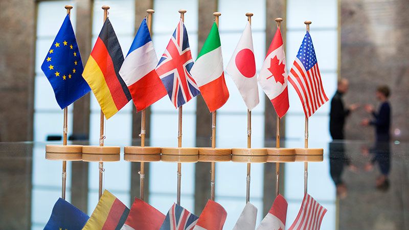 G7 Rusiya almazına da sanksiya tətbiq edir 