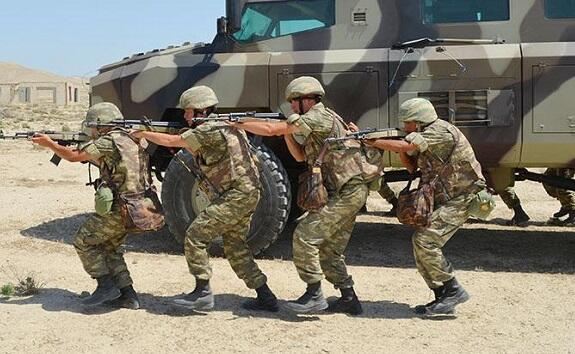 Ordumuz intensiv atəşə tutulur 