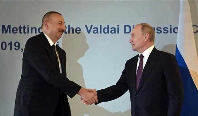 Putin Əliyevlə danışdı 
