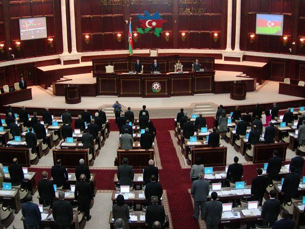 Atalar da uşaqlara görə güzəştli şərtlərlə pensiya ala biləcək 