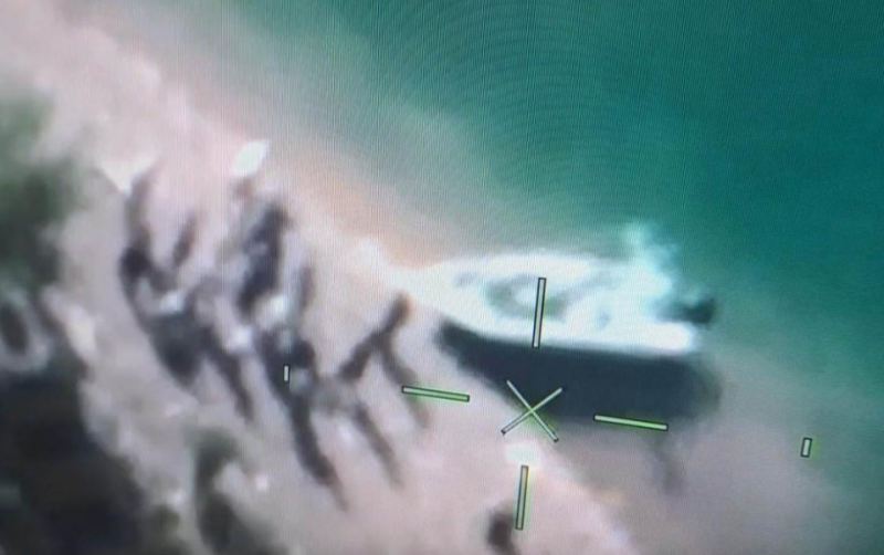 Türkiyədə yanğınsöndürən helikopter gölə düşdü 