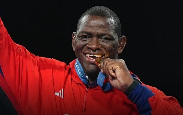 42 yaşında 5-ci dəfə Olimpiya çempionu olub rekord qırdı - FOTOlar 