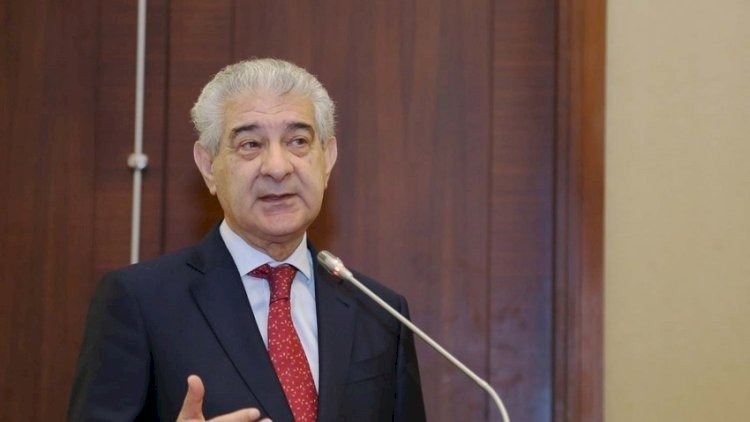 Əli Əhmədov əşyalarını da götürüb Nazirlər Kabinetindən çıxdı 