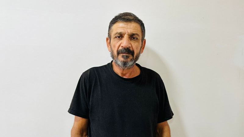 Qaxda \"çətənə bağı\" salan şəxsi polis belə yaxladı 