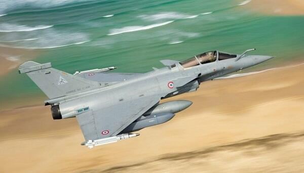 Makron təsdiqlədi: İki qırıcı toqquşdu, pilotlar öldü 