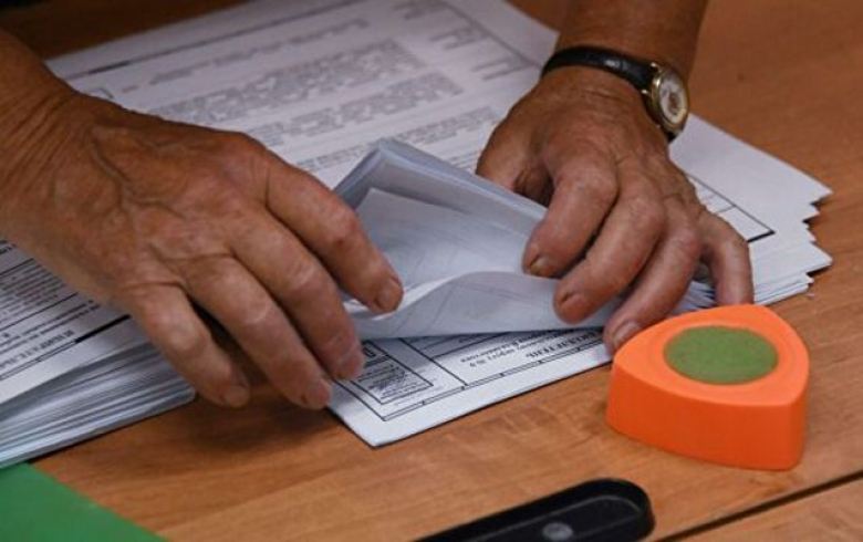 Sabahdan seçki bülletenlərinin dairə seçki komissiyalarına verilməsinə başlanılır 