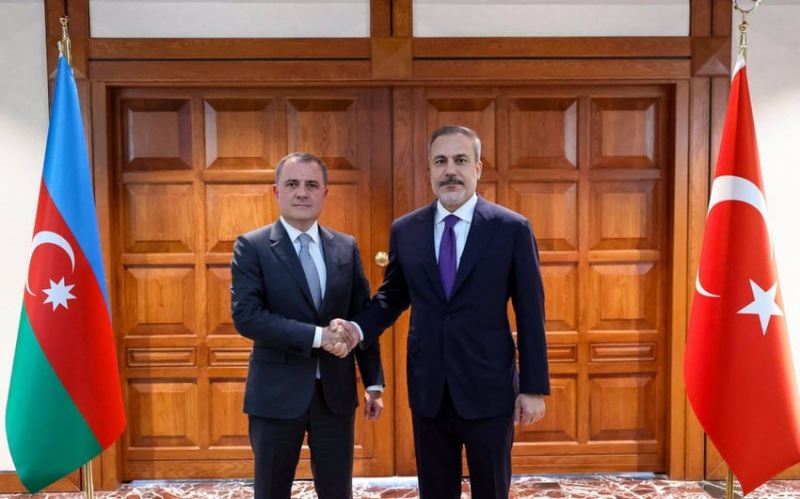 Ceyhun Bayramov Ankarada Hakan Fidanla görüşüb 