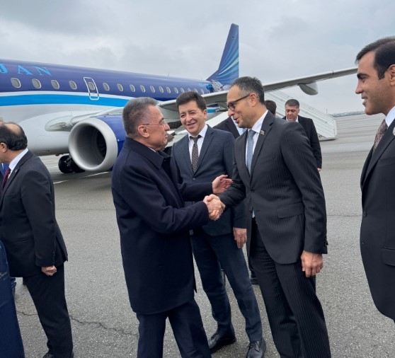 Fuat Oktayın rəhbərlik etdiyi nümayəndə heyəti Azərbaycana gəldi 