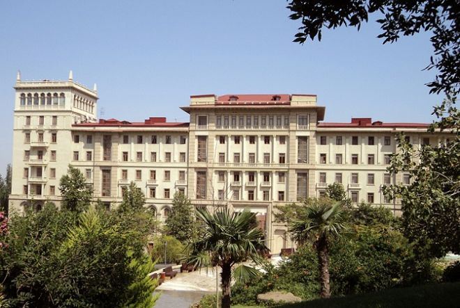 Tikilməkdə olan obyektlərlə bağlı qərar 